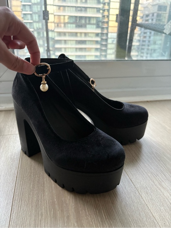 Shoes - Black Platform Mary Jane Heels with Pearl Charm